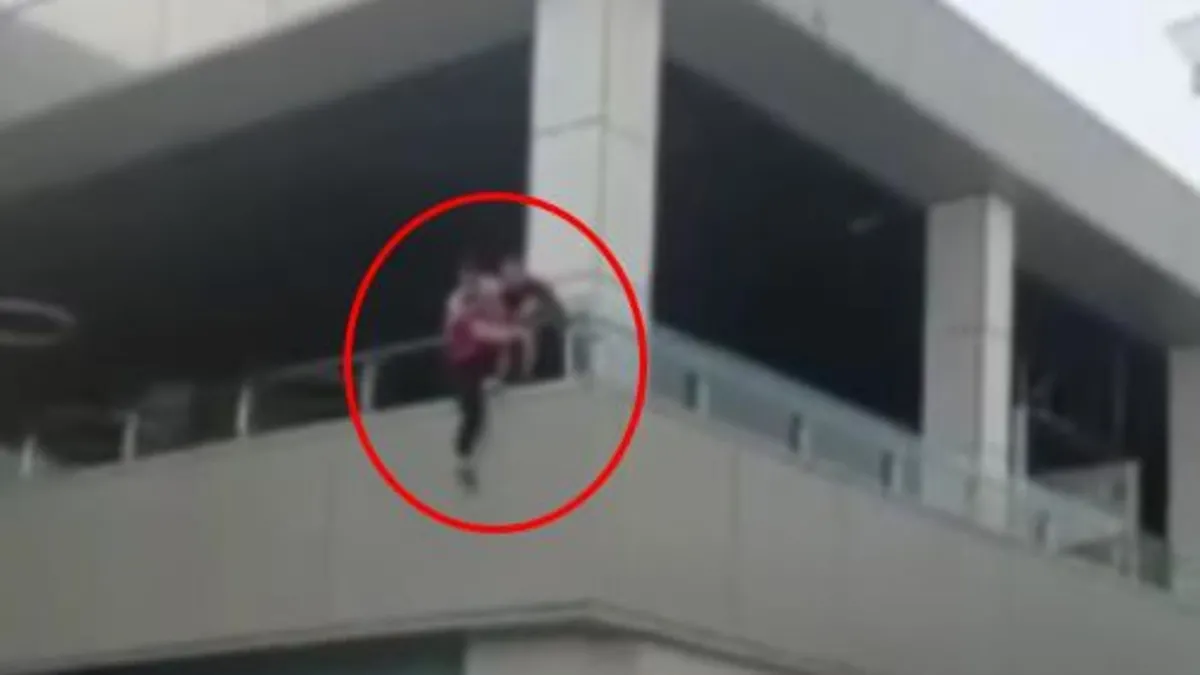 İZLE I İnegöl AVM'de intihar girişimi! İşte o korku dolu anlar...