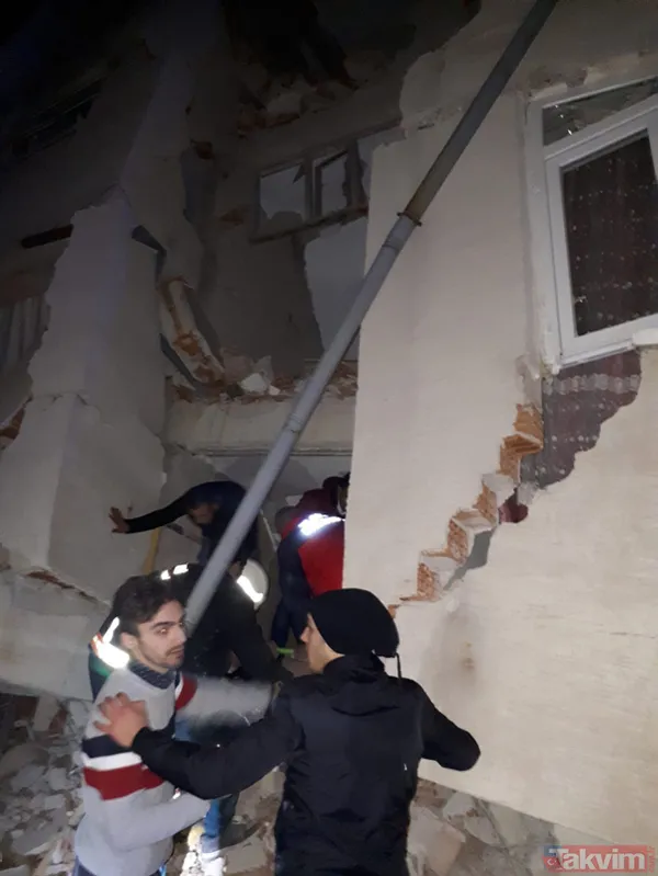 Son dakika: Elazığ'da 6,8 şiddetinde deprem! İşte ilk görüntüler... - 11
