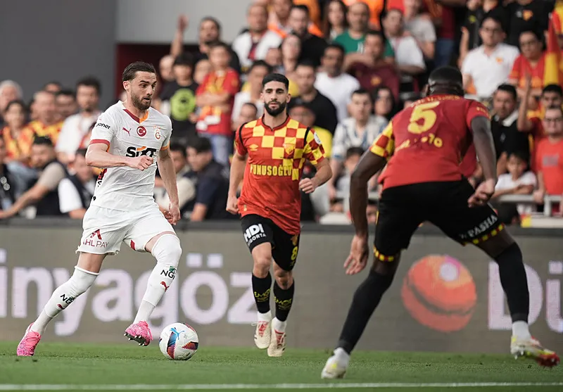 Galatasaray'dan transferde ters köşe! O tarihte teklif yapılacak - 12
