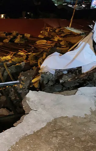 İstanbul Beşiktaş'ta istinaf duvarı tek katlı evin üstüne çöktü! Ev kullanılamaz hale geldi