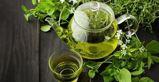 Yeşil çayla keskin dişler