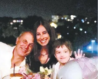 Hanif’e sürpriz parti