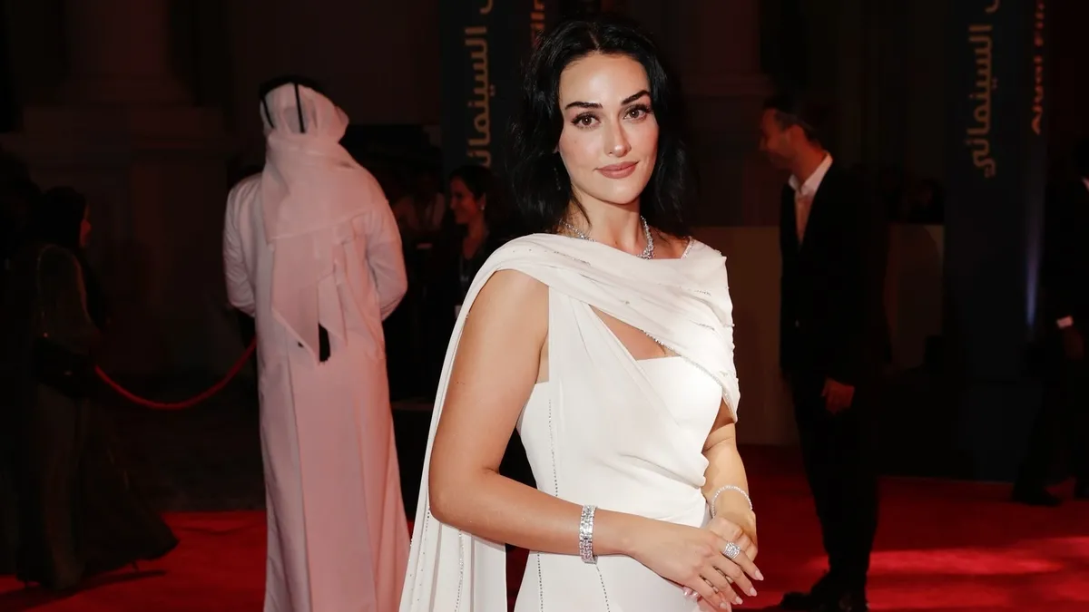 Esra Bilgiç’ten evlilik iddialarına yanıt: “Çıkan haberler doğru değil”