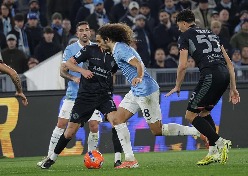 Fenerbahçe'nin transferine Galatasaray engeli! Aslan imza için devrede - 24