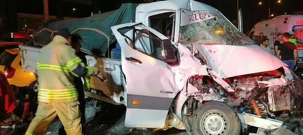 İzmir’de zincirleme trafik kazası! Yaralılar var