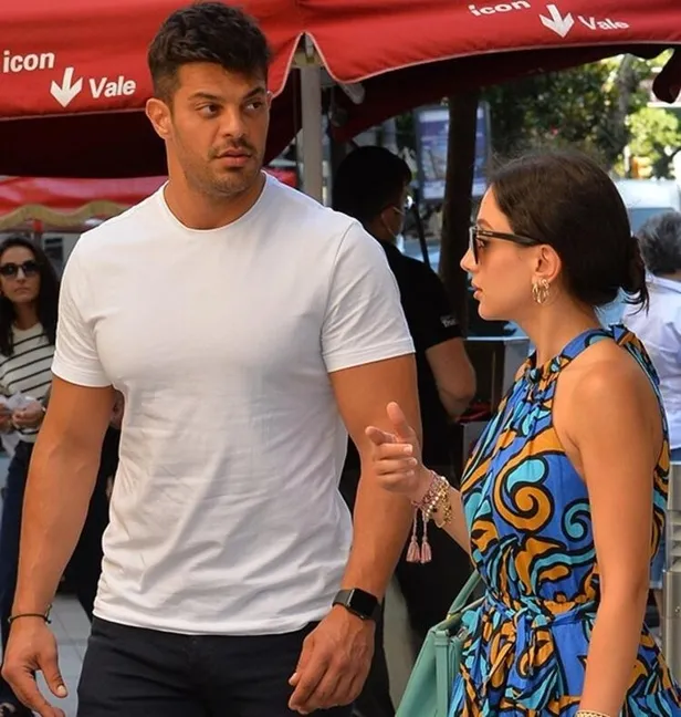 hadise-ve-mehmet-dincer-askinda-ilginc-gelisme-1636830430995.jpeg Hadise ve Mehmet Dinçerler aşkında ilginç gelişme! Sosyal medya yıkıldı...-2