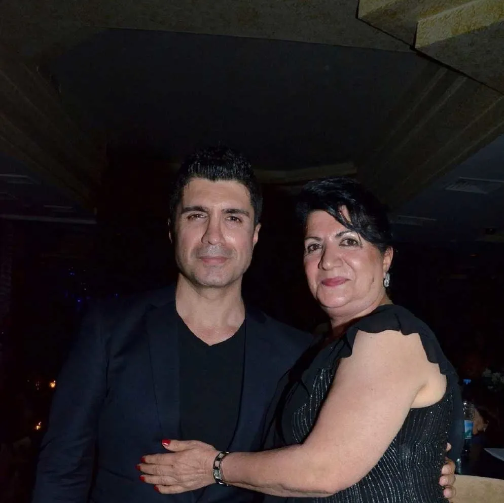 Özcan Deniz’in annesi kanserle mücadele ediyor!