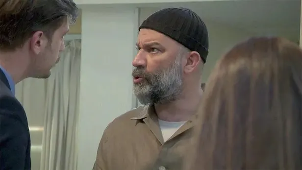 arka-sokaklar-tunc-oldu-mu-kerimhan-duman-arka-sokaklar-dizinden-ayrildi-mi-neden-1665771394519.jpeg Kerimhan Duman Arka Sokaklar dizinden ayrıldı mı, neden? Kerimhan Duman kimdir, kaç yaşında? Arka Sokaklar Tunç öldü mü?-4