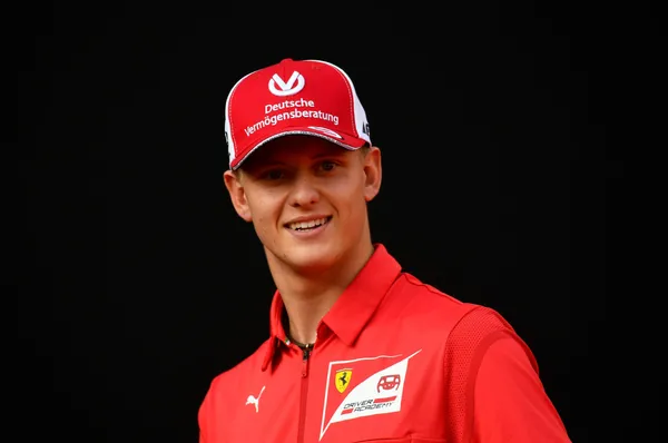 mick-schumacher-kimdir-kac-yasinda-mick-schumacher-haas-takimiyla-anlasti-1606900738147.jpg Mick Schumacher kimdir, kaç yaşında? Mick Schumacher Haas takımıyla anlaştı!-3
