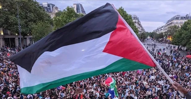 Fransa'da mahkemeden skandal karar! Belediye binasına asılan Filistin bayrağının kaldırılmasına hükmedildi