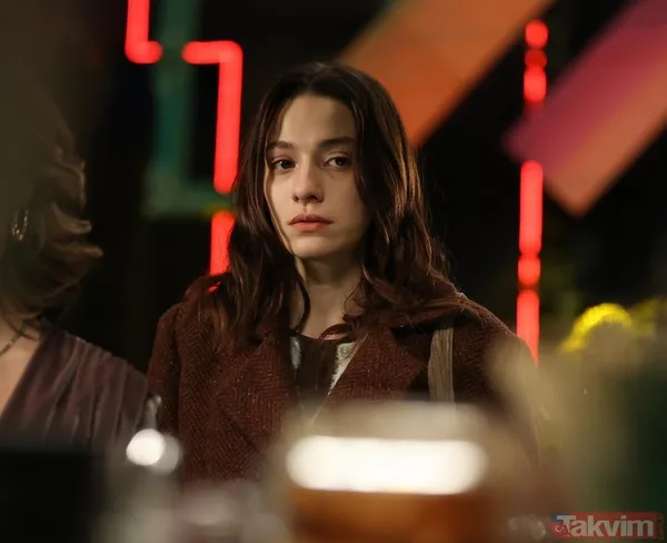 Sustalı Ceylan'ın yıldızı Sümeyye Aydoğan'ın güzelliğinin kaynağı belli oldu! Annesini gören hayran: Hollywood yıldızı gibi! - 5