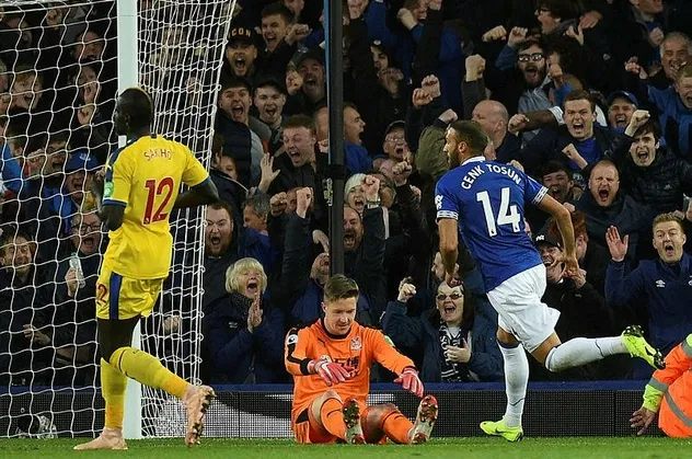 Cenk Tosun attı, Everton kazandı!