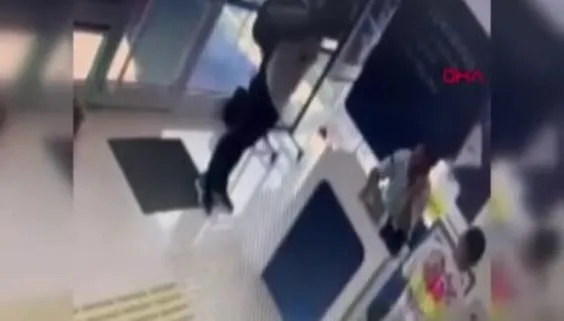 İstanbul Beylikdüzü'nde 80 bin dolarlık banka soygunu kameralara yansıdı