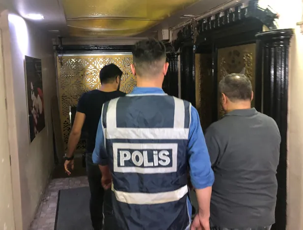 Bursa'da gece kulüplerine şok baskın! Böyle yakalandılar-9