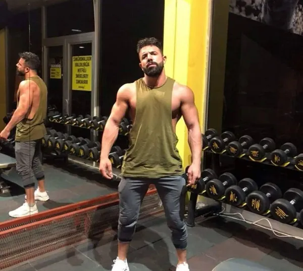 son-dakika-boksor-selim-ahmet-kemaloglu-kiz-arkadasi-zeynep-senpinari-37-bicak-darbesiyle-oldurmustu-cezai-ehliyeti-tam-cikti-1615798611844.jpg SON DAKİKA: Boksör Selim Ahmet Kemaloğlu kız arkadaşı Zeynep Şenpınar'ı 37 bıçak darbesiyle öldürmüştü! Cezai ehliyeti tam çıktı-5