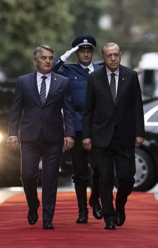 Başkan Erdoğan Bosna Hersek'te resmi törenle karşılandı