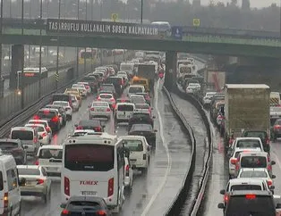 İstanbul’da kısıtlama trafiği erken başladı