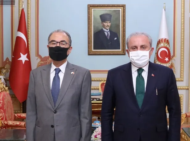 tbmm-baskani-sentop-japonya-buyukelcisi-kazuhiro-suzuki-ve-banglades-buyukelcisi-mosud-mannani-kabul-etti-1611672038421.jpeg TBMM Başkanı Şentop, Japonya Büyükelçisi Kazuhiro Suzuki ve Bangladeş Büyükelçisi Mosud Mannan'ı kabul etti-1