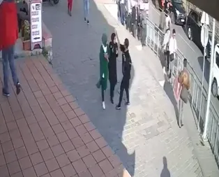 İstanbul’da başörtülü genç kızlara saldırı