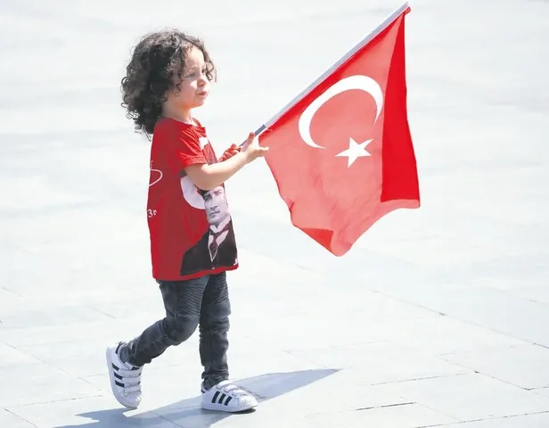 19 Mayıs 100. yılda da büyük bir gururla kutlandı-1