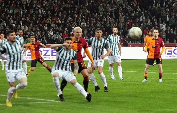 lider-galatasaray-giresunda-da-3-puani-aldi-muthis-seri-10-maca-cikti-1674950257911.jpeg Lider Galatasaray, Giresun'da da 3 puanı aldı! Müthiş seri 10 maça çıktı-8
