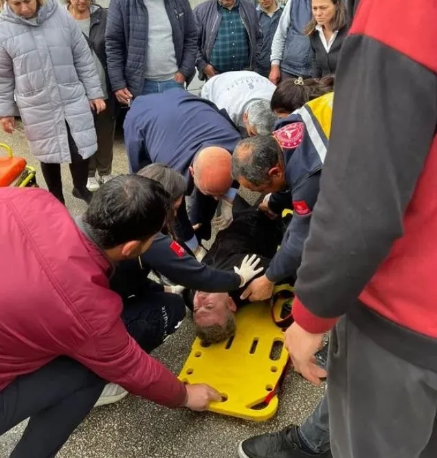 yaraliya-ilk-mudahale-baskan-adayi-adana-ak-parti-yuregir-belediye-baskan-adayi-dr-halil-nacardan-1709739562223.jpeg Yaralıya ilk müdahale başkan adayı Adana AK Parti Yüreğir Belediye Başkan adayı Dr. Halil Nacar’dan!-3