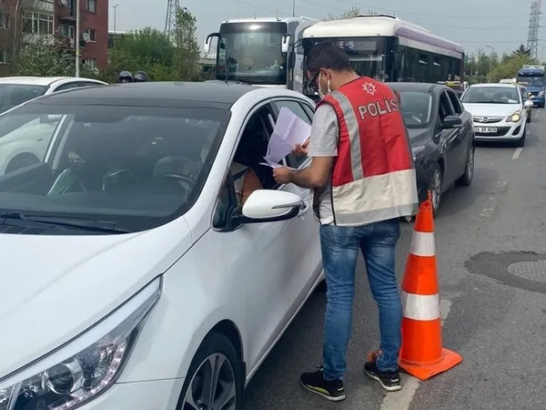 İstanbul'daki tam kapanma denetimlerinde şoke eden olay! Kendini basın olarak tanıtan kadın sabıkalı çıktı!-6