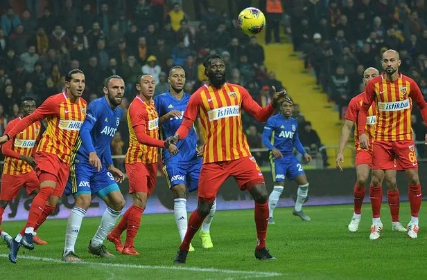 kanarya-kayseride-yara-aldi-kayserispor-1-0-fenerbahce-mac-sonucu-1572805176630.jpeg