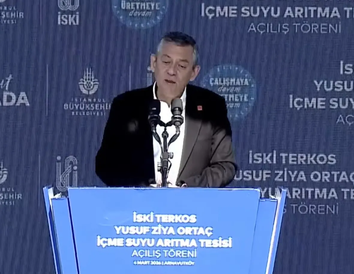 CHP’li Özgür Özel’den oruçlu Nuri Aslan’a su içirmeye çalıştığını itiraf etti: İçemezsen bu iş olmaz