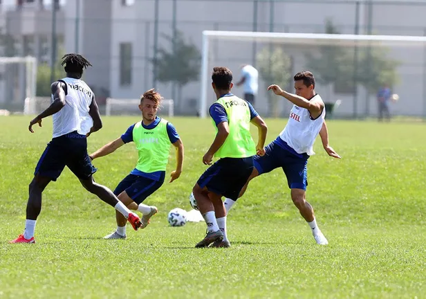caykur-rizespor-trabzonspor-maci-canli-izle-1599227124221.jpg Çaykur Rizespor Trabzonspor maçı canlı izle! Rizespor TS ASpor canlı yayın izle-6