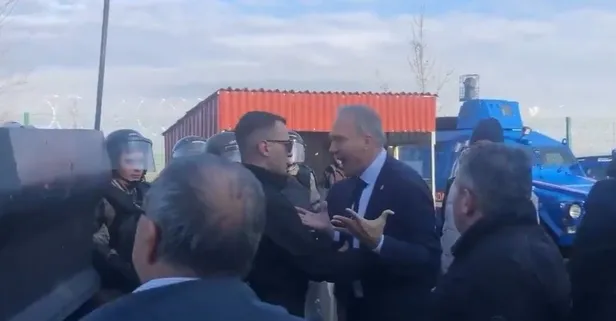 Ekrem İmamoğlu'nun "sahte diploma" davasında gerilim! CHP'liler jandarmanın üzerine yürüdü: Suat Özçağdaş hakaret savurdu!