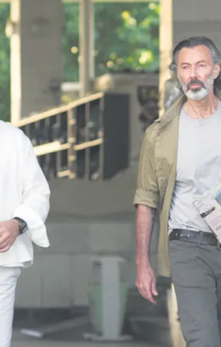 ATV'nin reyting birincisi Ben Bu Cihana Sığmazam'ın müziklerini yapan Levent Güneş adından yurtdışında da söz ettiriyor