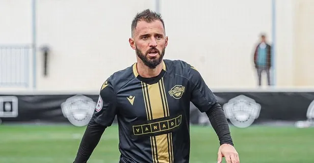 Emre Çolak futbolu bırakmadığını duyurdu!