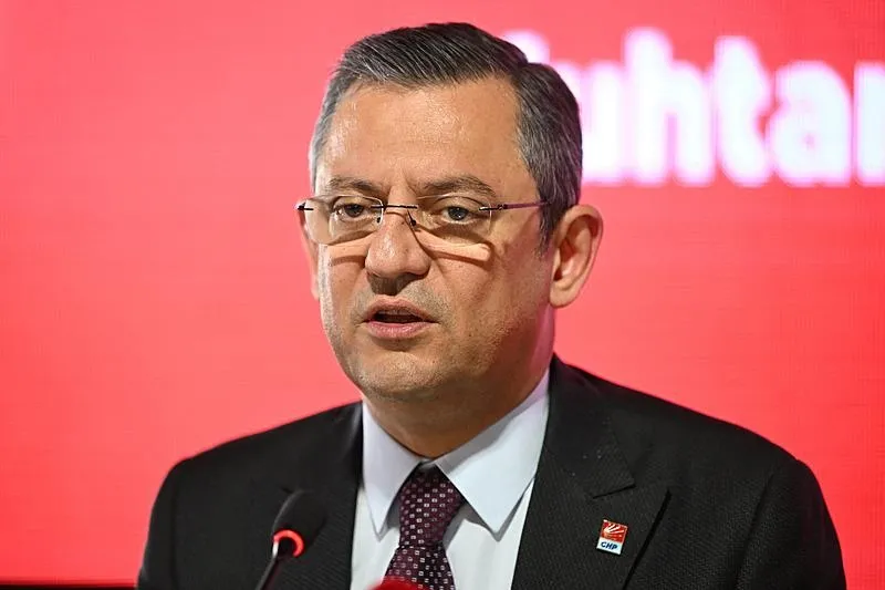 Özgür Özel bedelli askerlik yapanlara savaş açtı: Bedelli askerlik yapan İmamoğlu'na oy istedi! Bu işe yapay zeka bile şaşırdı-5