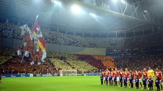 Galatasaray'dan 3 boyutlu koreografi şöleni-13