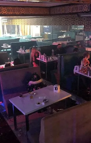 Konya'da koronavirüs kısıtlamasına rağmen açık olan eğlence mekanındaki 46 kişiye ceza yağdı!