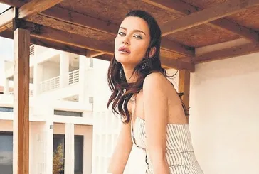 İrem Helvacıoğlu kızıyla fotoğraf paylaştı: "Gökyüzü ışıl ışıl"