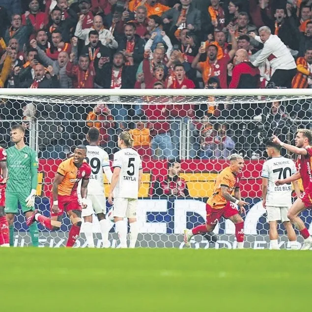 Aslan zirvede