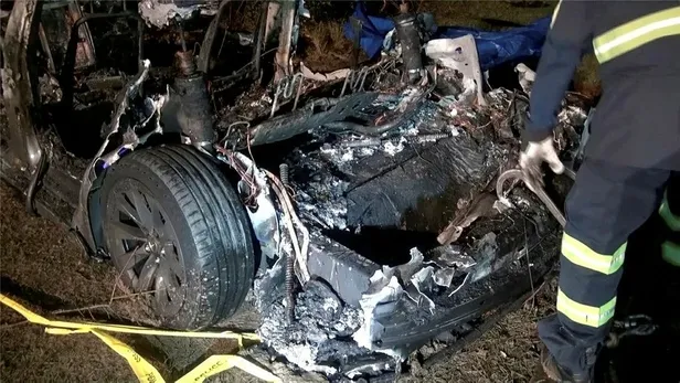 SON DAKİKA: Tesla'nın yaptığı kaza sonrası 5,6 milyar dolar kaybeden Elon Musk: Caddede şerit çizgileri yoktu-4