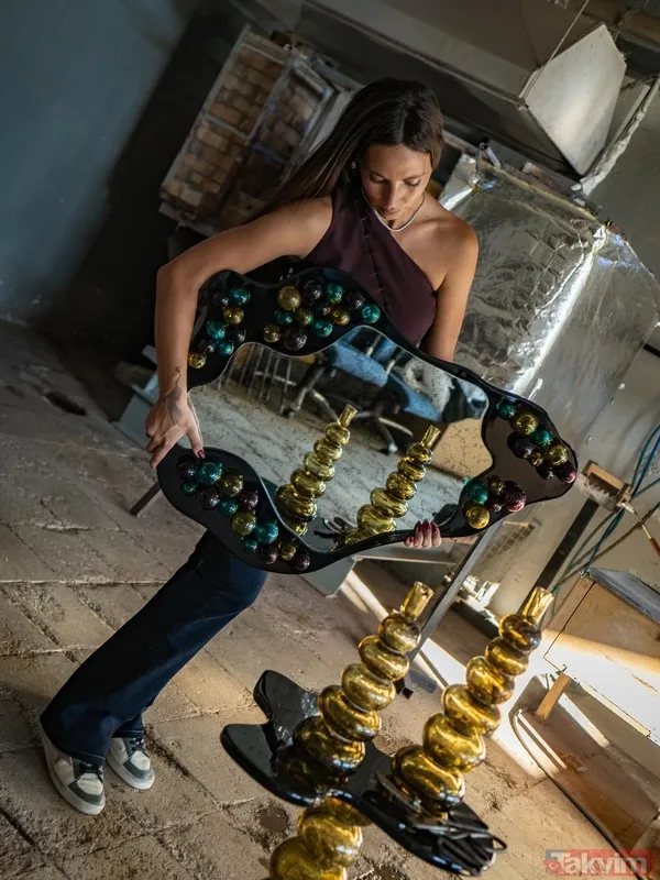 Hülya Avşar'ın kızı Zehra Çilingiroğlu Paris'te markasını tanıttı! Büyük anne ve babasıyla paylaşımları kalpleri ısıttı - 7