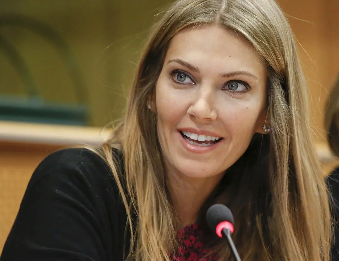 Bizim Eva AB’ye girdi!