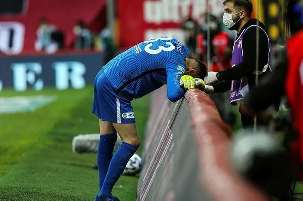 Fatih Terim 5 dakikalık uzatmaya isyan etti! "Bırakın da oynayalım"-9