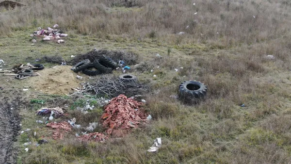 istanbulu-kuraklikla-birlikte-bekleyen-tehlike-gol-havzasi-kacak-dolum-sahasi-oldu-1609745847284.jpg İstanbul'u kuraklıkla birlikte bekleyen tehlike! Göl havzası kaçak dolum sahası oldu-9