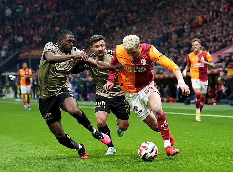 galatasarayda-okan-burukun-sane-ve-baris-alper-sikintisi-galatasarayda-kadro-sikintisi-2-yildiz-buruku-dusundu-1789715675794.jpeg Galatasaray'da kadro sıkıntısı! 2 yıldız Buruk'u düşündürüyor-4