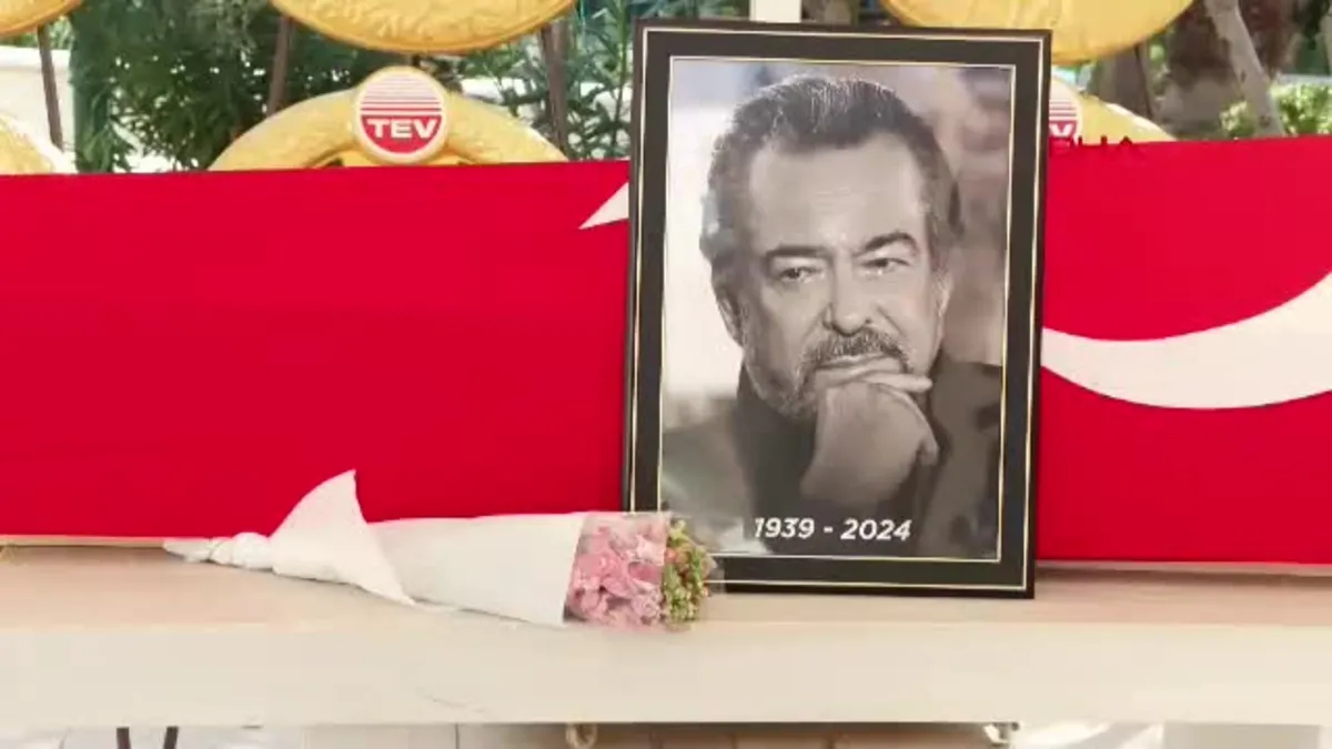 Güneri Cıvaoğlu son yolculuğuna uğurlandı!