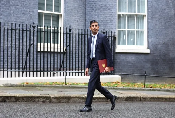 son-dakika-kral-3-charlestan-yetkiyi-aldi-ingiltere-basbakani-sunak-trussun-hatalarini-duzeltmek-icin-basbakan-1666696089432.jpg İngiltere'nin yeni başbakanı Rishi Sunak Kral Charles'tan yetkiyi aldı göreve başladı! İngiliz medyası alay etti: Rishi Sunak bağımlı çıktı-4