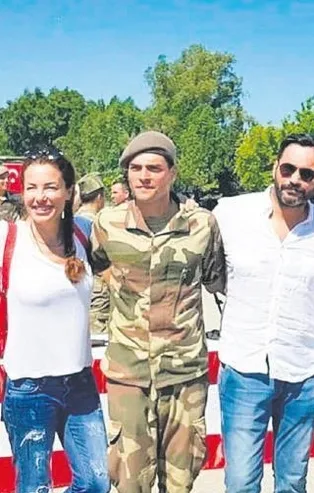 'Hercai'nin Miran'ı Akın Akınözü, vatani görevini tamamladı!