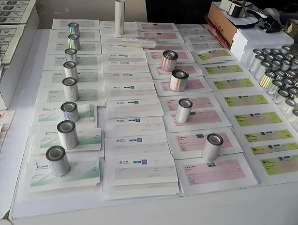 SON DAKİKA: Ataşehir'de sahte para basılan matbaaya polisin baskın anı kamerada-1