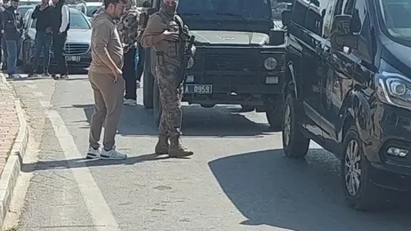 Antalya Kepez Kaymakamlık binasında silah sesleri | İlk görüntüler