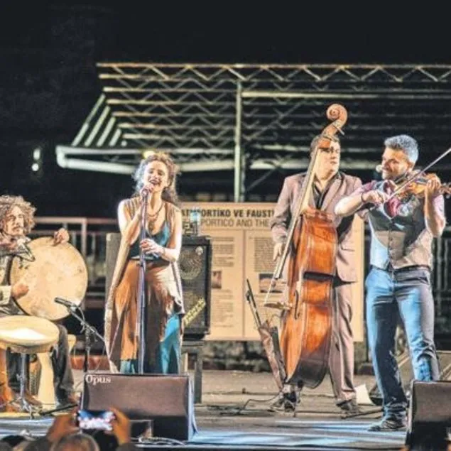 Balkan müziği İzmir’i büyüledi!